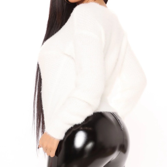 NWT Fashion Nova Sweater. - Picture 3 of 7